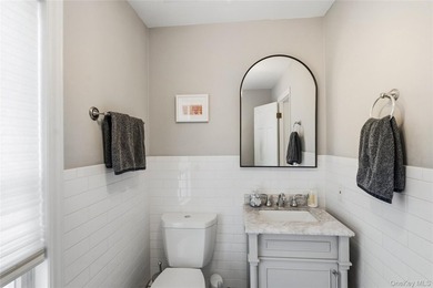 Nestled on a secluded, lushly landscaped three-quarter-acre - photo 19
