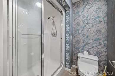 Beautiful Lake Views in this sought after well established - photo 20