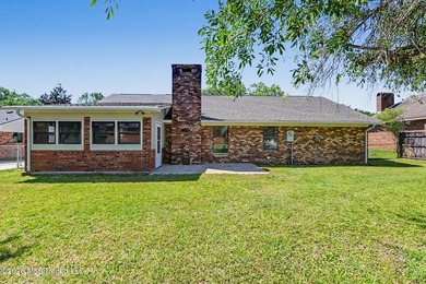 Beautifully updated 3-bedroom, 2-bath home tucked away on a - photo 20