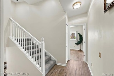 Stunning Luxury Lakefront Home on Belleville Lake Experience the - photo 20