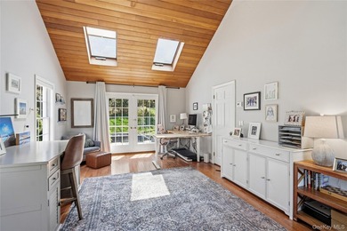 Nestled on a secluded, lushly landscaped three-quarter-acre - photo 21