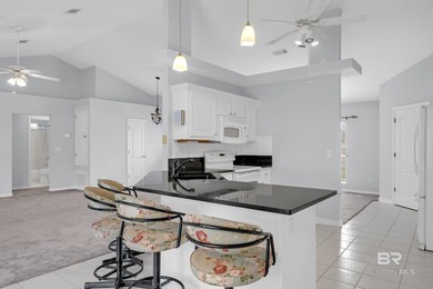 Amazing 3-bedroom, 2-bath home located near the cusp of Perdido - photo 23