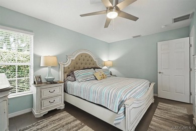 This recently updated interior and decor, well-maintained 3-bed - photo 23