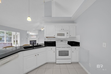 Amazing 3-bedroom, 2-bath home located near the cusp of Perdido - photo 24