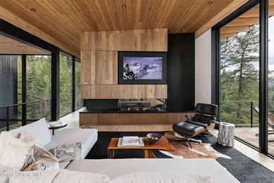 Perched on the slopes of Schweitzer Mountain, this - photo 6