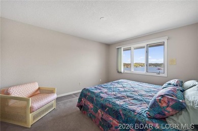 Beautiful Lake Views in this sought after well established - photo 32