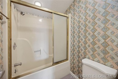 Beautiful Lake Views in this sought after well established - photo 34