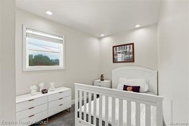 Stunning Luxury Lakefront Home on Belleville Lake Experience the - photo 35