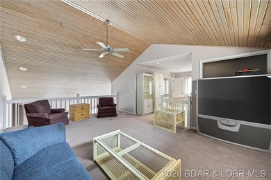 Beautiful Lake Views in this sought after well established - photo 37