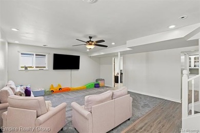Stunning Luxury Lakefront Home on Belleville Lake Experience the - photo 37