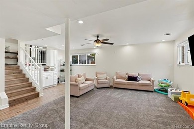Stunning Luxury Lakefront Home on Belleville Lake Experience the - photo 39