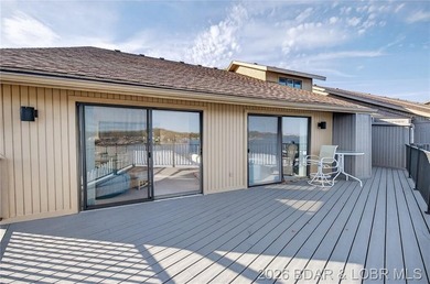 Beautiful Lake Views in this sought after well established - photo 43