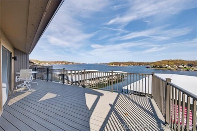 Beautiful Lake Views in this sought after well established - photo 44