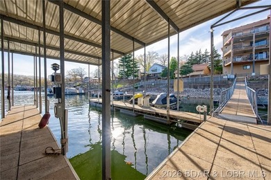 Beautiful Lake Views in this sought after well established - photo 47
