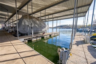 Beautiful Lake Views in this sought after well established - photo 48