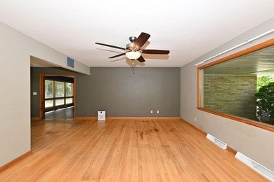 Spacious ranch home featuring 3 generously sized bedrooms - photo 3
