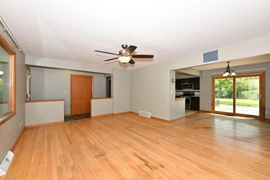 Spacious ranch home featuring 3 generously sized bedrooms - photo 4