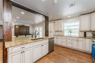 Welcome to 3701 Waldron Road! This renovated 3 bedroom, 2 - photo 17