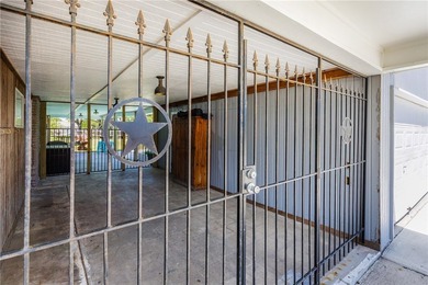 Welcome to 3701 Waldron Road! This renovated 3 bedroom, 2 - photo 38