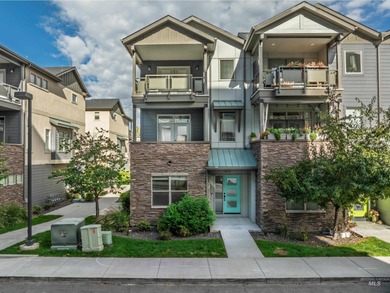 (private lake, pond, creek) Townhome/Townhouse For Sale in Garden City Idaho