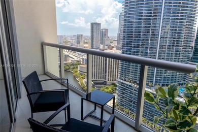 SPACIOUS AND BRIGHT STUDIO AT ICON BRICKELL TOWER ONE. WELL