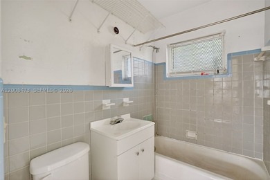 Excellent investment opportunity in Miami. This 5-unit - photo 11