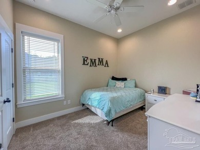 Beautiful POOL home, 5 Bedroom 3 and 1/2 Baths 2373 sq/ft - photo 21