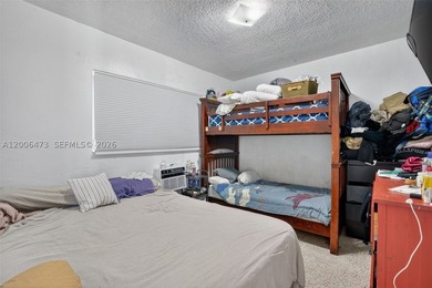 Excellent investment opportunity in Miami. This 5-unit - photo 32