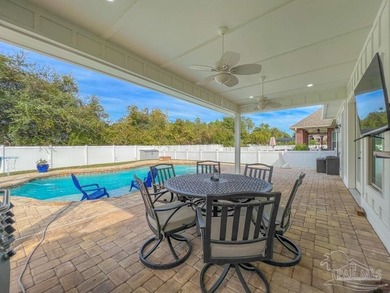 Beautiful POOL home, 5 Bedroom 3 and 1/2 Baths 2373 sq/ft - photo 35
