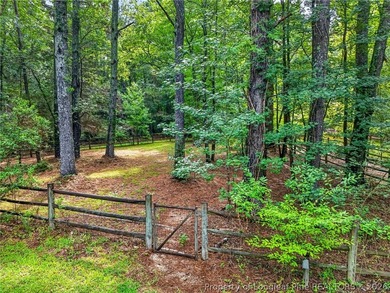 Calling all outdoor enthusiasts, hunters, or anyone seeking - photo 36