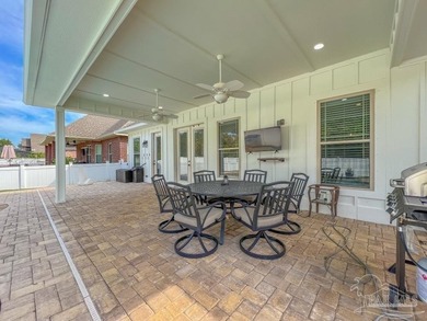 Beautiful POOL home, 5 Bedroom 3 and 1/2 Baths 2373 sq/ft - photo 36