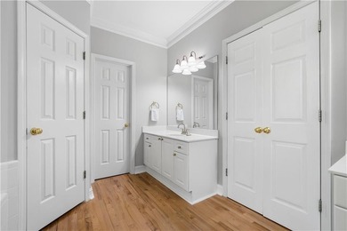Welcome home to a stunning, fully updated 4-bedroom, 3.5-bath - photo 38