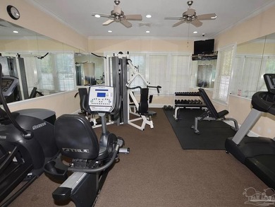 Beautiful POOL home, 5 Bedroom 3 and 1/2 Baths 2373 sq/ft - photo 43