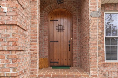 Some houses you have to sell. This one starts selling itself - photo 8