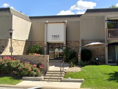 Lake Condo For Sale in Downers Grove, Illinois