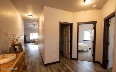 Welcome to this beautifully maintained single-level home in - photo 2