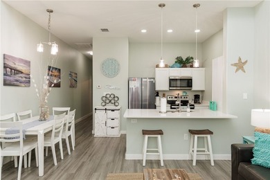 Gorgeous, well appointed townhome on the entrance to Access Road - photo 4