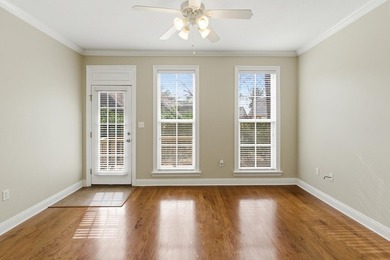 Spacious and beautifully maintained 3 bedroom, 2 and a half bath - photo 12