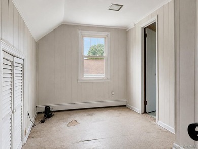 HANDYMAN SPECIAL! IF YOU'VE BEEN WAITING FOR A HOME WITH - photo 12