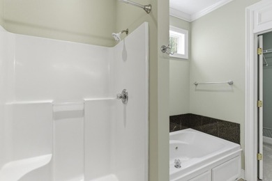 Spacious and beautifully maintained 3 bedroom, 2 and a half bath - photo 18