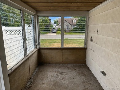 HANDYMAN SPECIAL! IF YOU'VE BEEN WAITING FOR A HOME WITH - photo 20