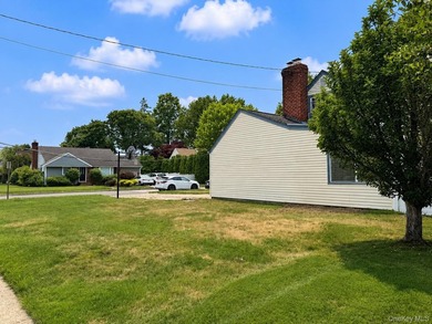 HANDYMAN SPECIAL! IF YOU'VE BEEN WAITING FOR A HOME WITH - photo 22