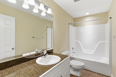 Spacious and beautifully maintained 3 bedroom, 2 and a half bath - photo 25
