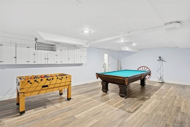Welcome to 8 East Ridge Ct Westhampton. Set at the end of a - photo 28