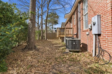 Spacious and beautifully maintained 3 bedroom, 2 and a half bath - photo 30