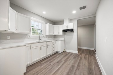 Over 2400 Sqare feet!!! Pictures do no justice to this home - photo 9