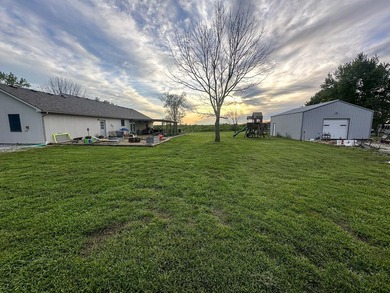 This well-maintained 3-bedroom, 3.5-bath ranch-style home offers - photo 12