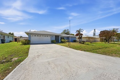 This CBS Pool Home has it All ! Centrally located with easy - photo 2