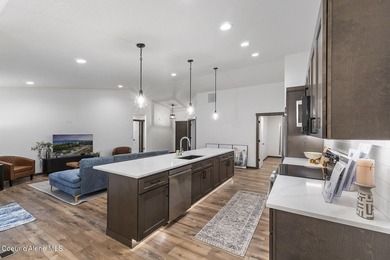 Beautiful accented homes with vaulted great room ceilings per - photo 13