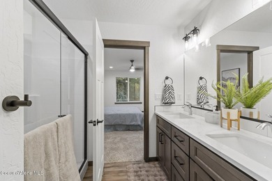 Beautiful accented homes with vaulted great room ceilings per - photo 22